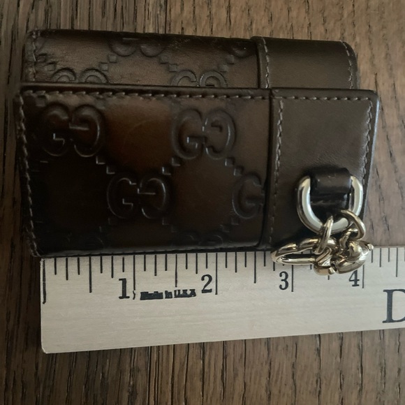 Gucci 6 key holder with charms. - Picture 5 of 6